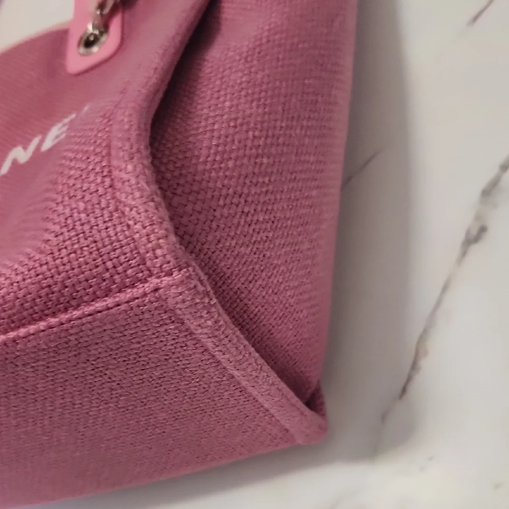 ‘Looks like Chanel Pink Canvas Tote Bag’ - 31 Rue Cambon Paris - Picture 6 of 11
